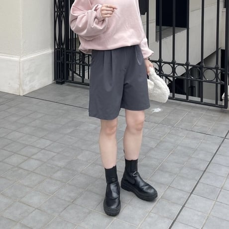 high-waist tuck half pants