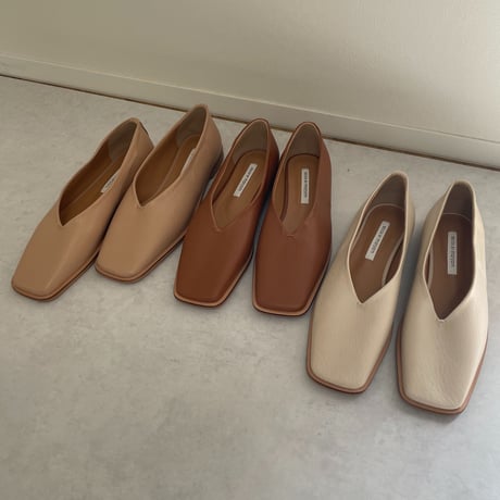 square flat shoes