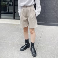 high-waist tuck half pants