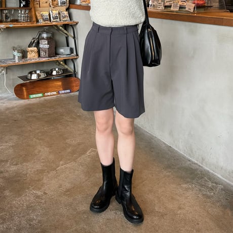 high-waist tuck half pants