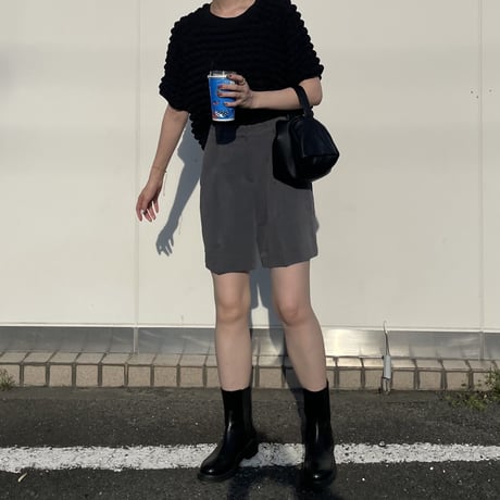 high-waist tuck short pants