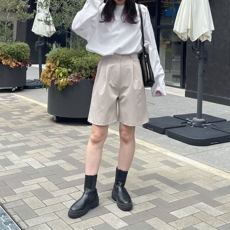 high-waist tuck half pants