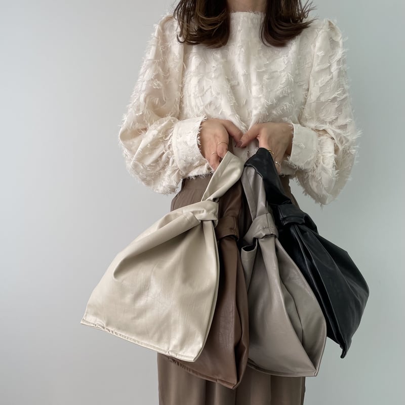 one handle square bag | LE MORE