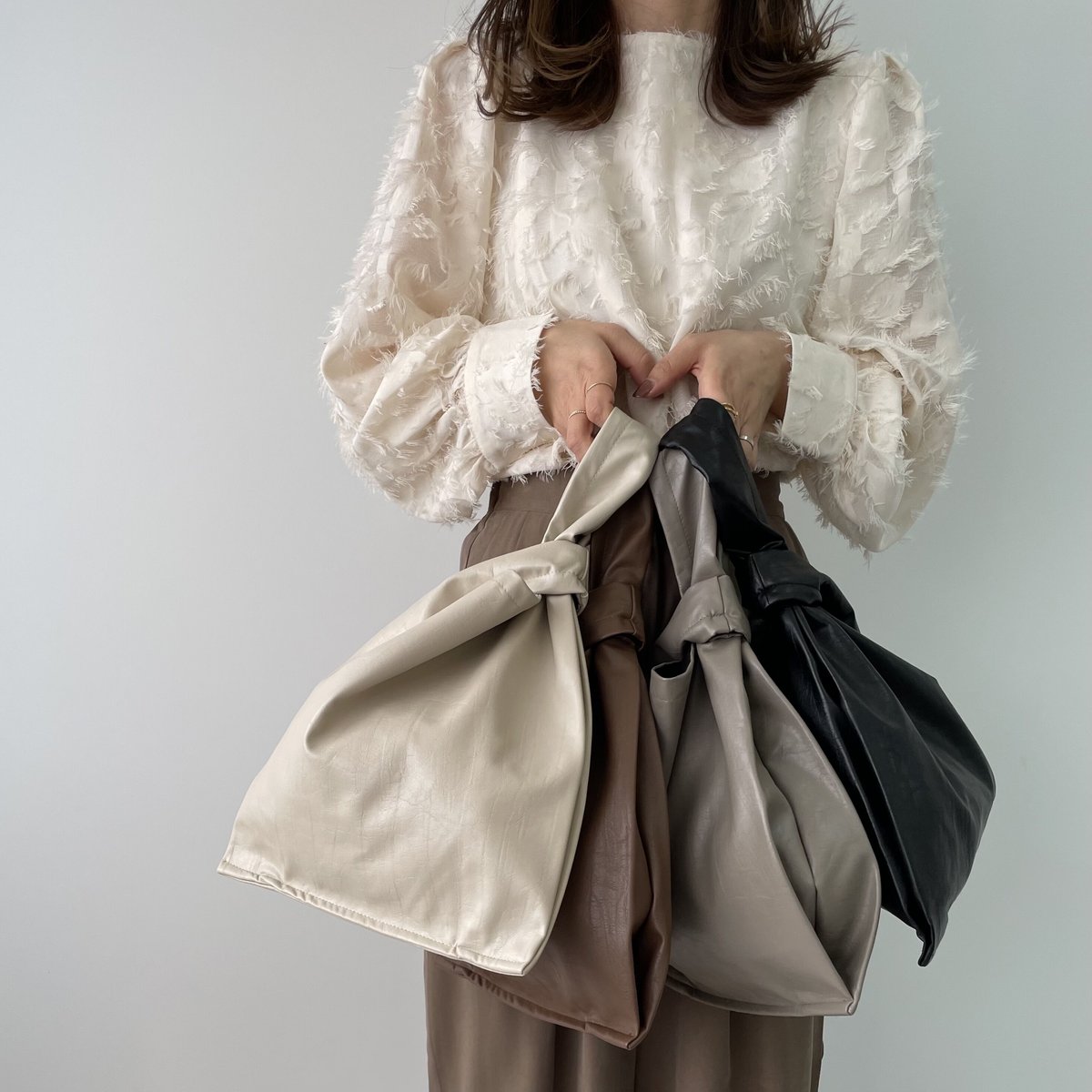 one handle square bag | LE MORE