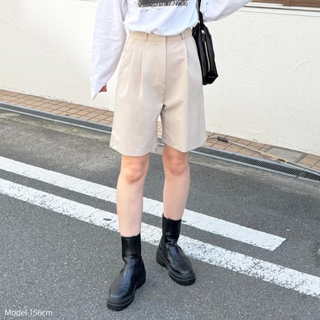 high-waist tuck half pants