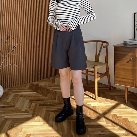 high-waist tuck half pants