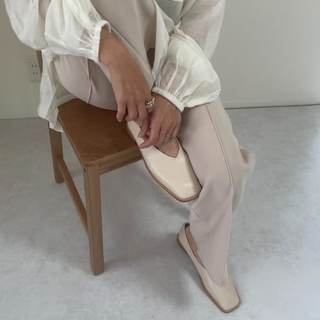 square flat shoes