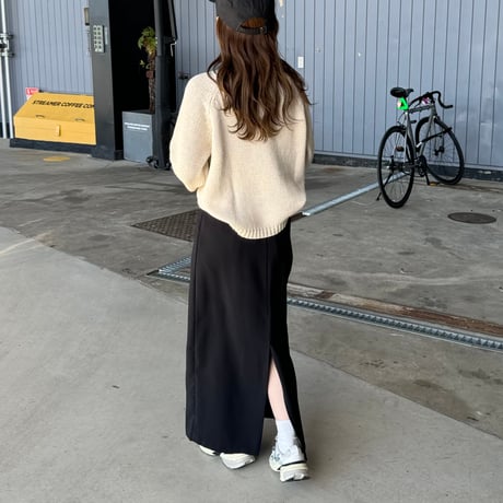【SAMPLE SALE】narrow back slit skirt
