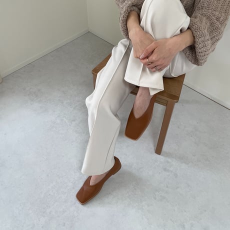 square flat shoes