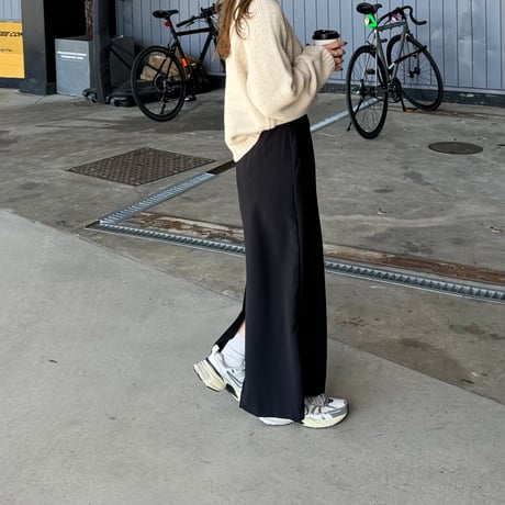 【SAMPLE SALE】narrow back slit skirt