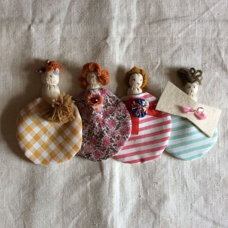 2312-30 ミニチュアトートサシェ 香り袋 タータンチェック 赤 黒切替