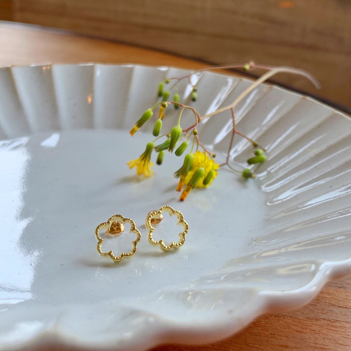 ミモザ ピアス/18金イエローゴールド/KAORU | KAIRASHI Online Store ミモザ ピアス/18金イエローゴールド/KAORU | KAIRASHI Online Store