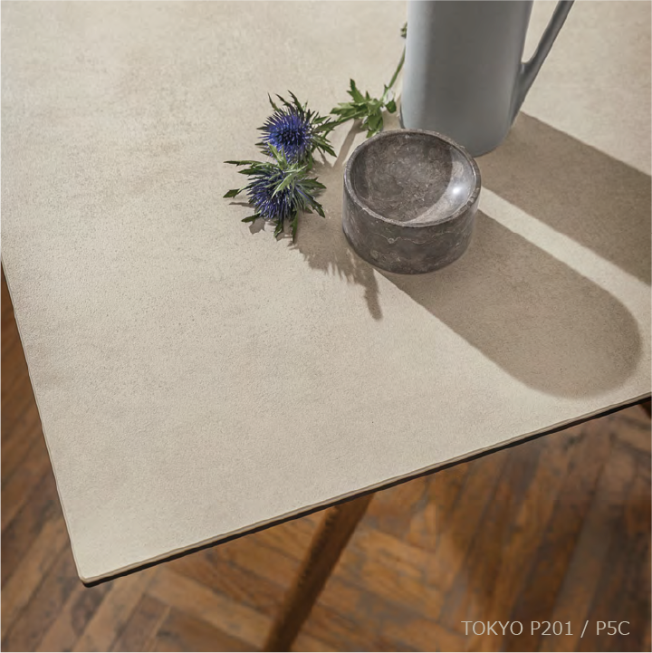 【極美品】 Calligaris カリガリスTOKYO ガラスダイニングテーブル ダイニングテーブル 幅120cm「TOKYO」/4人掛け/円卓 - 家具