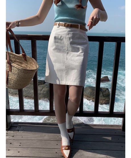 white middle skirt