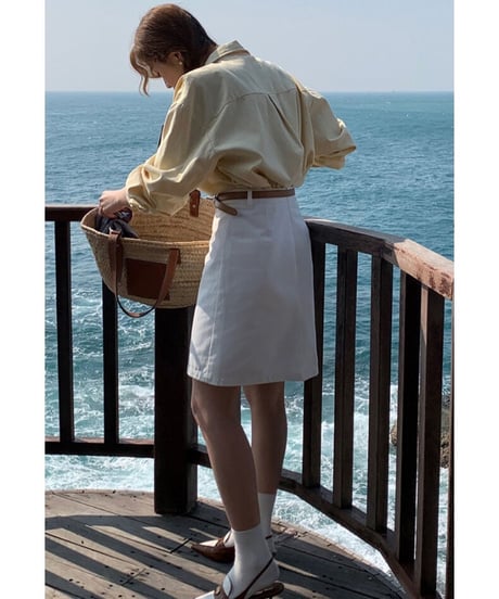 white middle skirt