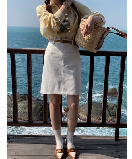 white middle skirt