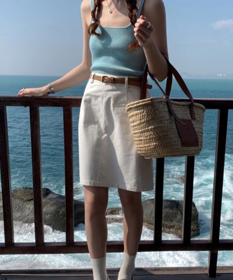 white middle skirt