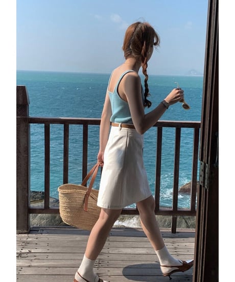 white middle skirt