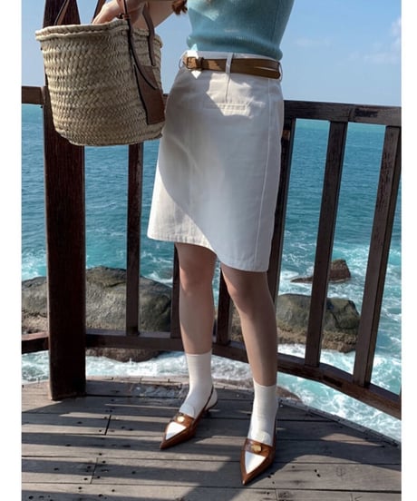 white middle skirt