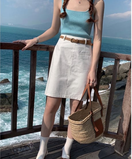white middle skirt