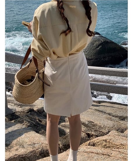white middle skirt