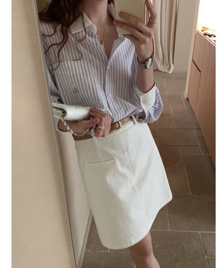 white middle skirt