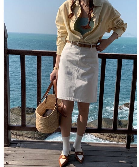 white middle skirt