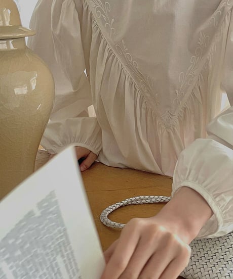 embroidery blouse