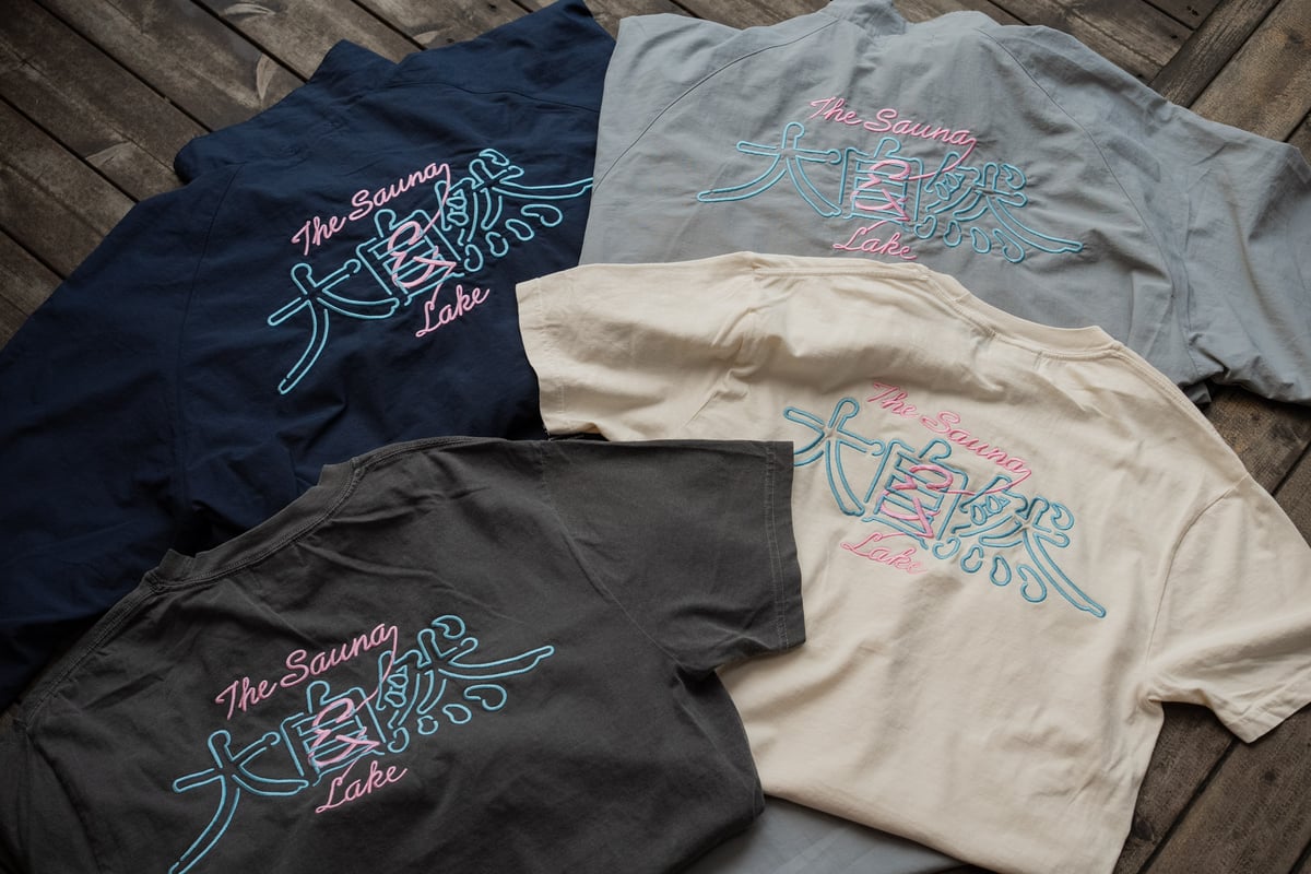 2025【KougoNewyork × The Sauna】大自然刺繍Tシャツ | The S