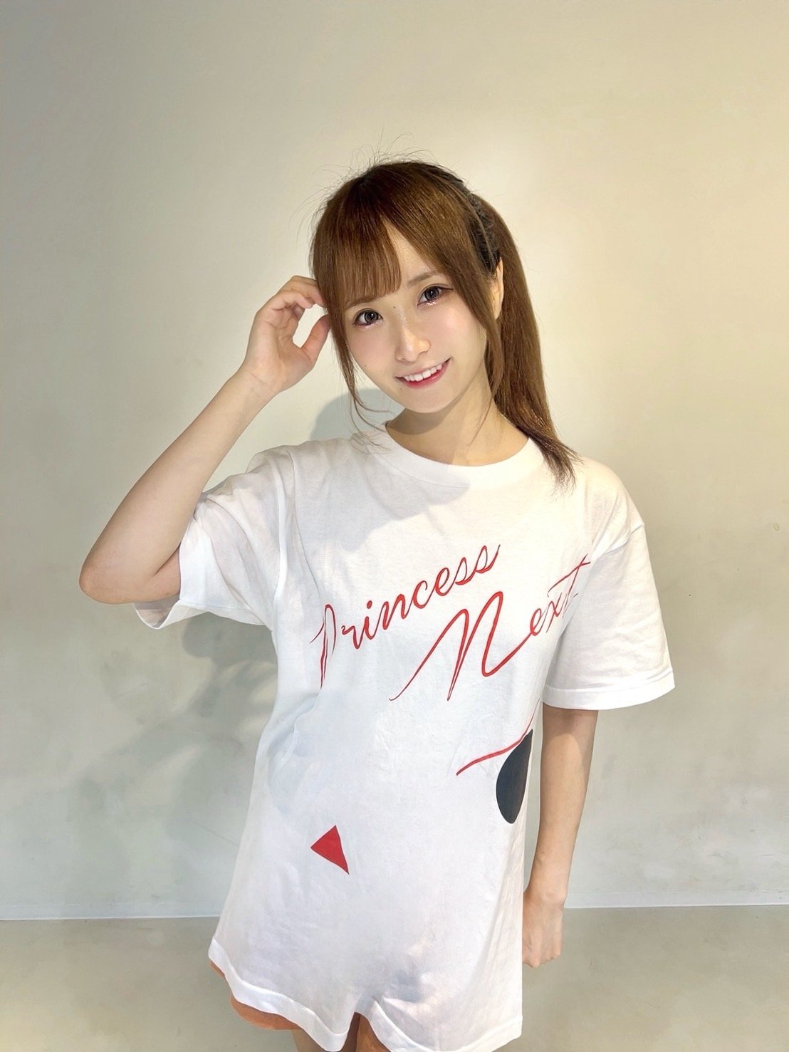 lex フォトt Mサイズ　　主人公　白 lex フォトt Mサイズ 主人公 白 - メルカリ