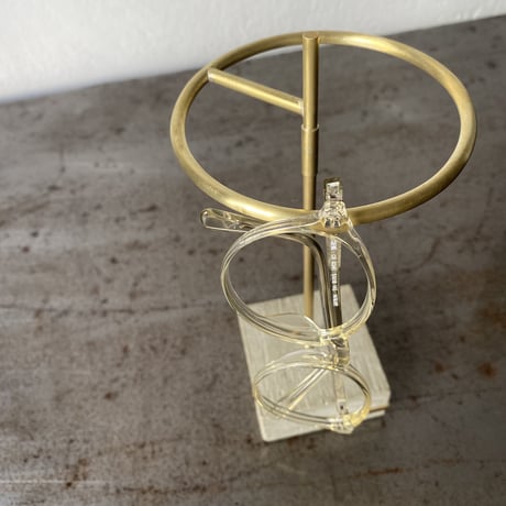 13-ss sunglasses stand