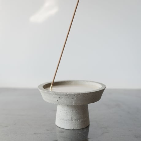38-pi pilotis incense stand