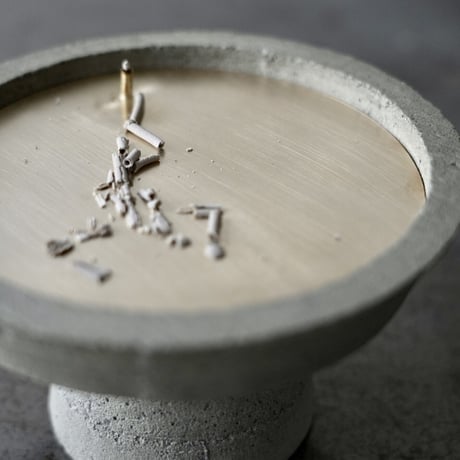 38-pi pilotis incense stand