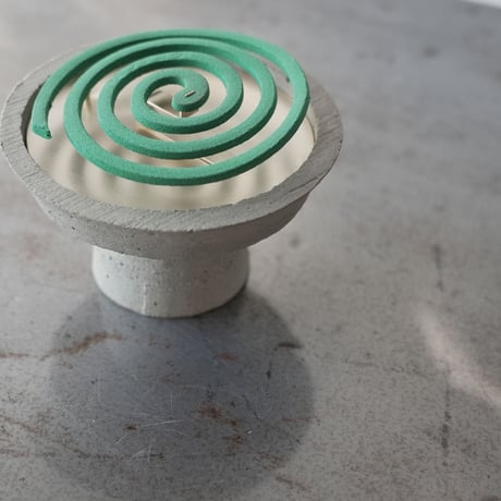 38-pi pilotis incense stand