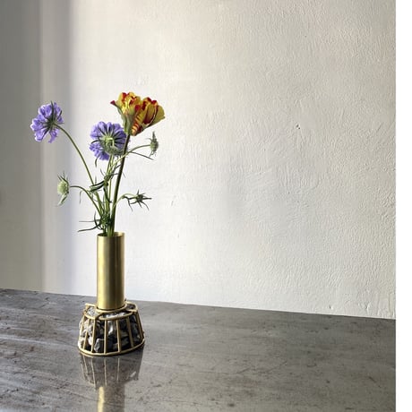24-SV  stone weight flower base S