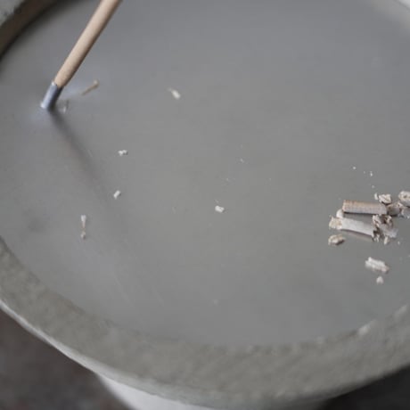 38-pi pilotis incense stand