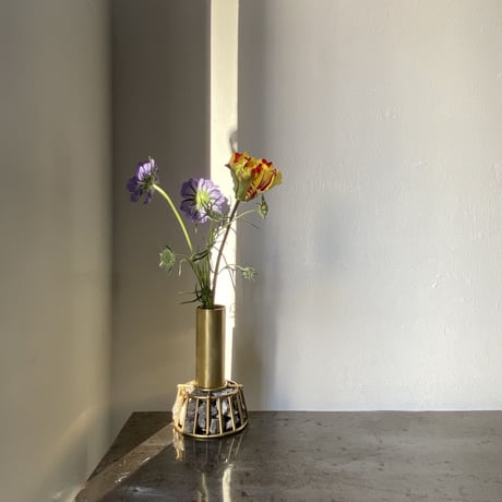 24-SV  stone weight flower base S