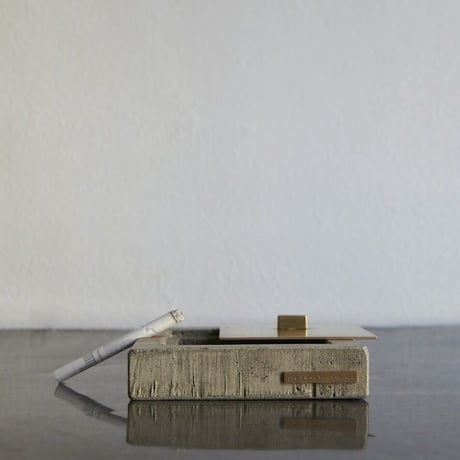04-A  ashtray