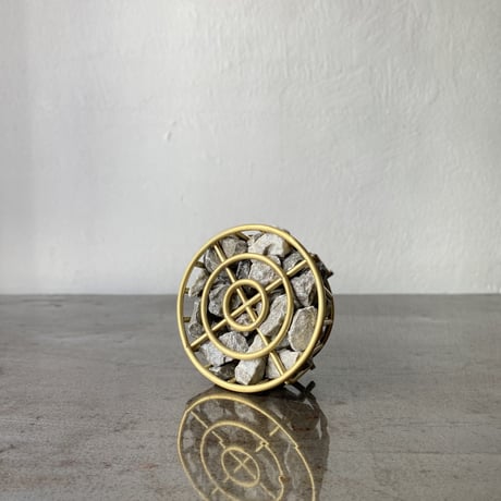 24-SV  stone weight flower base S