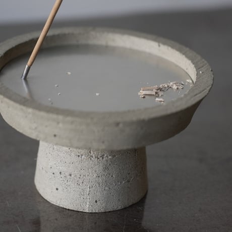 38-pi pilotis incense stand