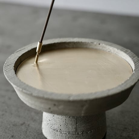 38-pi pilotis incense stand