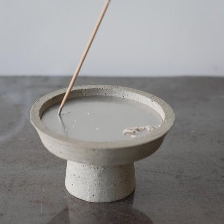 38-pi pilotis incense stand
