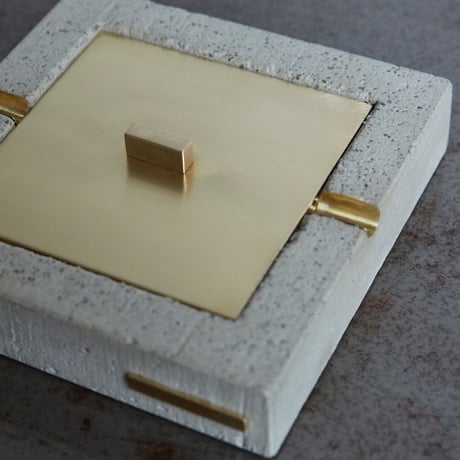 04-A  ashtray