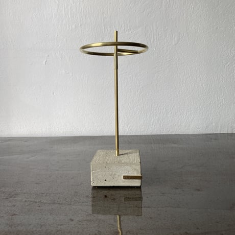13-ss sunglasses stand