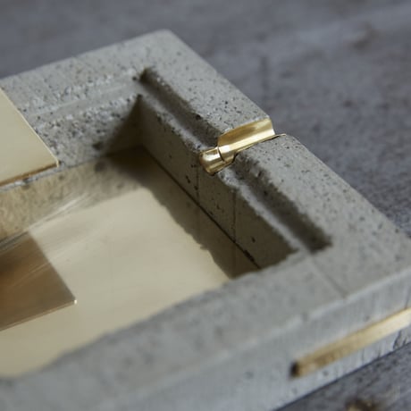04-A  ashtray