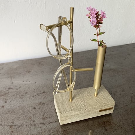11-fmm   mulch stand with flower base