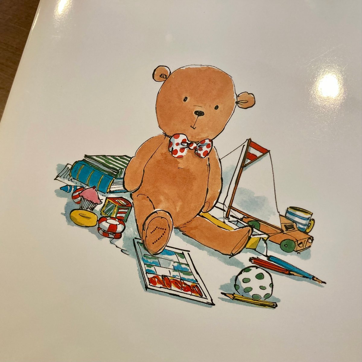 せかいいちしあわせなクマのぬいぐるみ | 本屋 itoito
