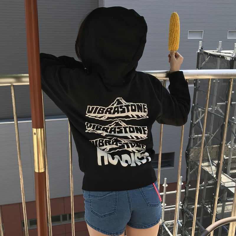 ビブラストーン ロゴ パーカー（復刻版） ブラック | スモール