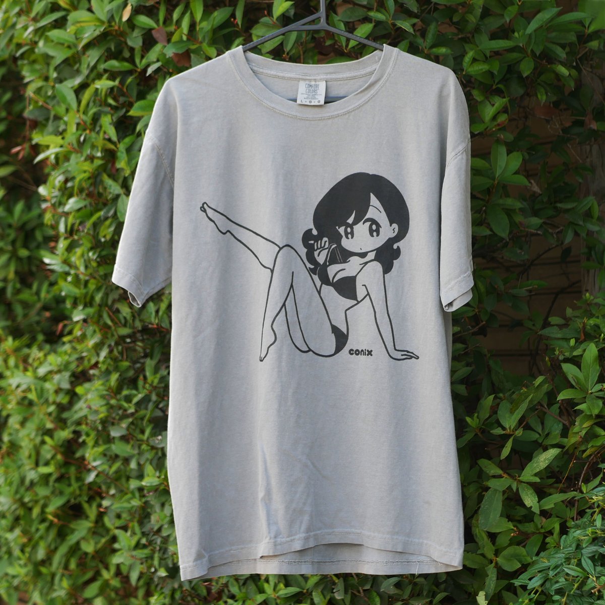 conix cover girl T-shirt 