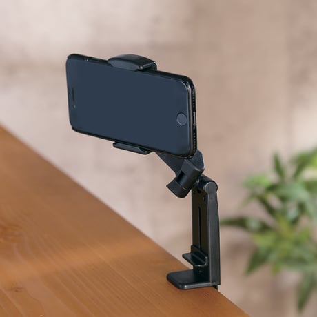 挟んで使えるマルチスマホスタンド 100